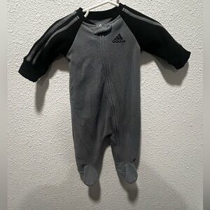 BOGO free


Adidas Gray and Black Performance One Piece sleeper